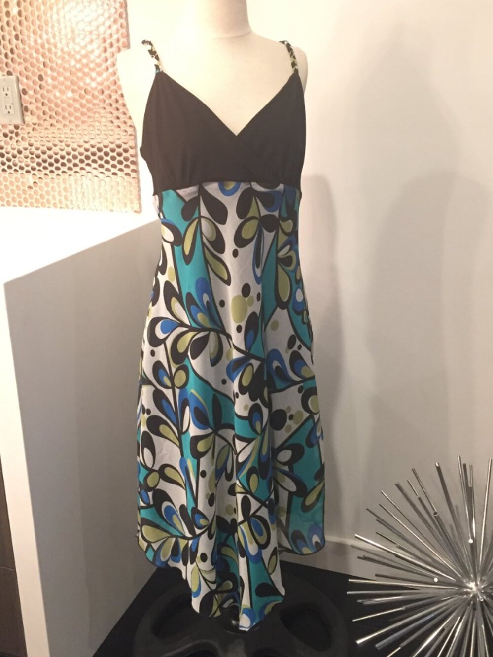 🌼🦚 Channel Your Inner '60s Flower Power Diva! Size 12 Floral Sundress 🌼🦚